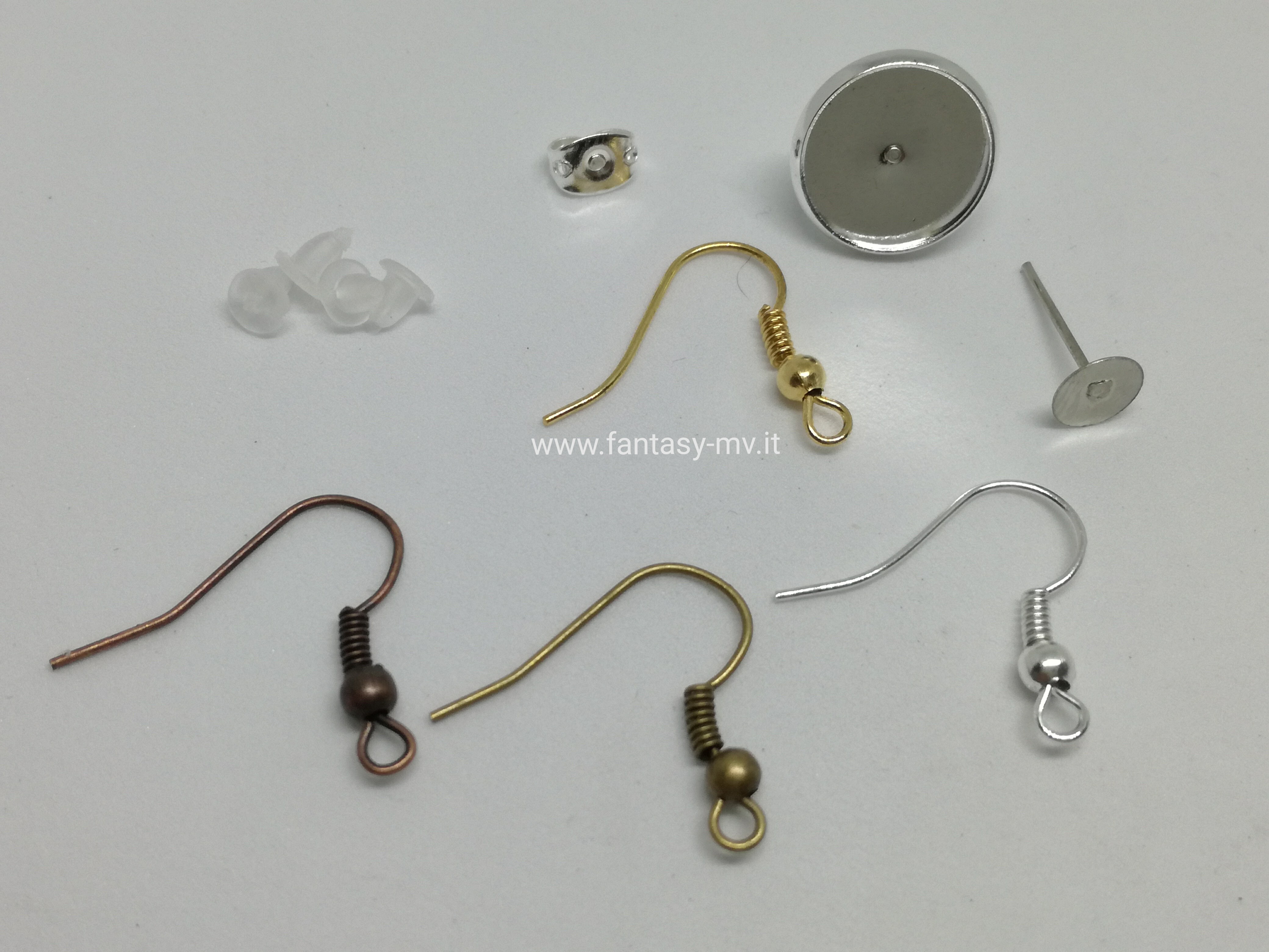 300 Pezzi 925 Ganci per Orecchini per Gioielli, Kit per Creazione di  Gioielli Ganci per Orecchini Fai da Te, Accessori per la Creazione di Orecchini  per la Riparazione di Orecchini (Argento e